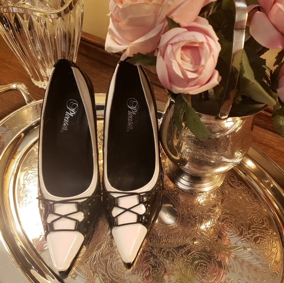 Shoes - Picture 3 of 5